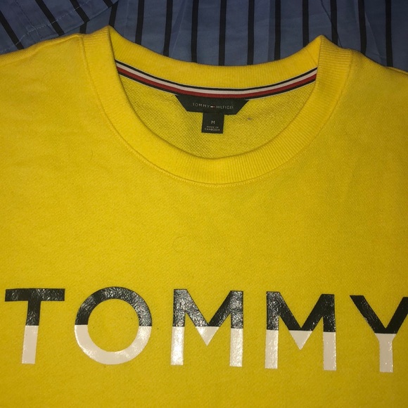 *****SOLD*****Tommy Hilfiger yellow sweatshirt - Picture 1 of 6